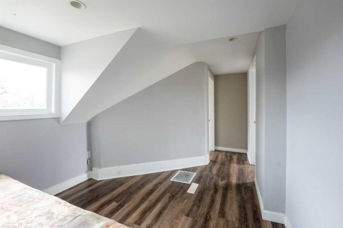 4936 50 Avenue, Stavely, AB - Indoor