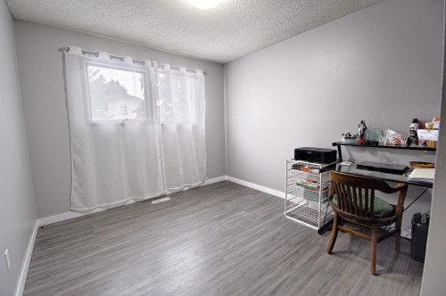 113 Cayuga Crescent West, Lethbridge, AB - Indoor