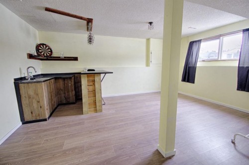 113 Cayuga Crescent West, Lethbridge, AB - Indoor Photo Showing Other Room