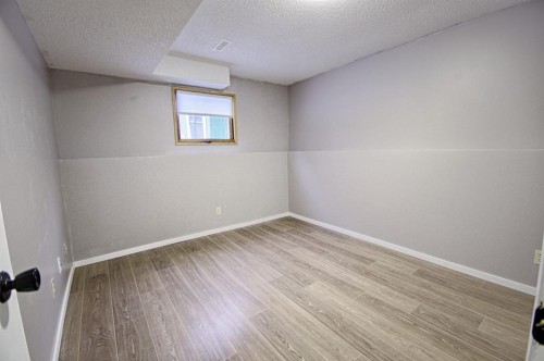 113 Cayuga Crescent West, Lethbridge, AB - Indoor Photo Showing Other Room