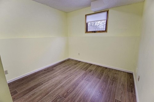 113 Cayuga Crescent West, Lethbridge, AB - Indoor Photo Showing Other Room