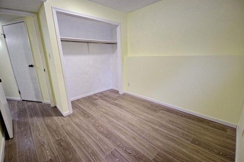 113 Cayuga Crescent West, Lethbridge, AB - Indoor Photo Showing Other Room