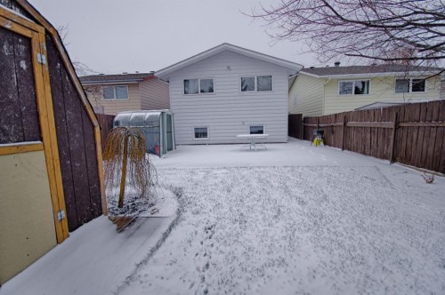 113 Cayuga Crescent West, Lethbridge, AB - Outdoor With Exterior