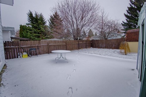 113 Cayuga Crescent West, Lethbridge, AB - Outdoor