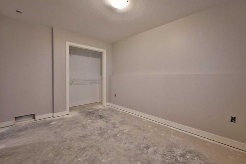 321 9 Street North, Picture Butte, AB - Indoor Photo Showing Other Room