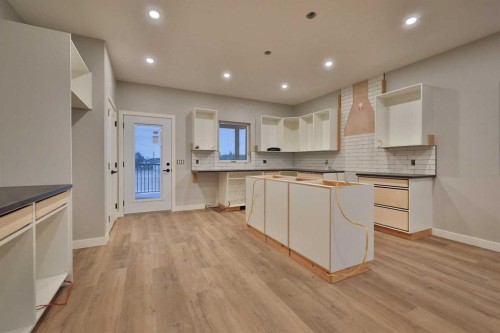 321 9 Street North, Picture Butte, AB - Indoor Photo Showing Kitchen