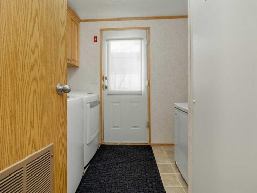 206 Station Boulevard, Coaldale, AB 