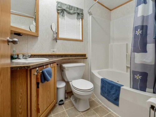 206 Station Boulevard, Coaldale, AB 