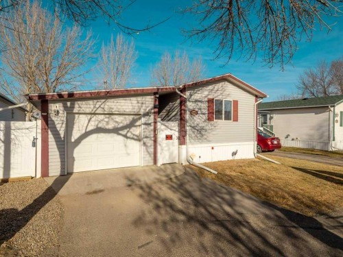 206 Station Boulevard, Coaldale, AB 