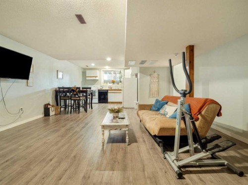 101 3 Street South, Picture Butte, AB - Indoor Photo Showing Other Room