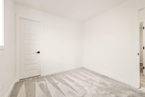 82 Miners Road West, Lethbridge, AB - Indoor Photo Showing Other Room