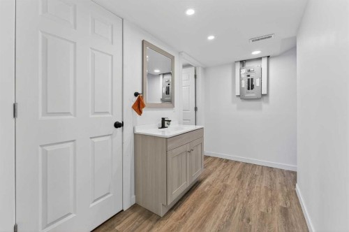 1305 20 Avenue, Coaldale, AB - Indoor Photo Showing Other Room