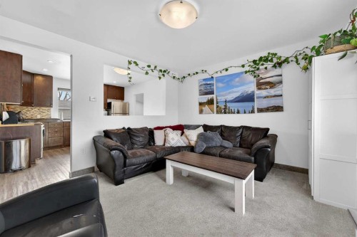 1305 20 Avenue, Coaldale, AB - Indoor Photo Showing Living Room