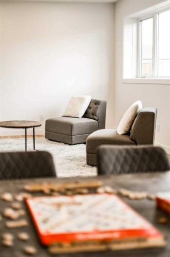 661 Devonia Road West, Lethbridge, AB - Indoor Photo Showing Other Room