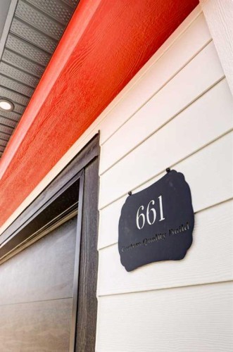 661 Devonia Road West, Lethbridge, AB - Outdoor With Exterior