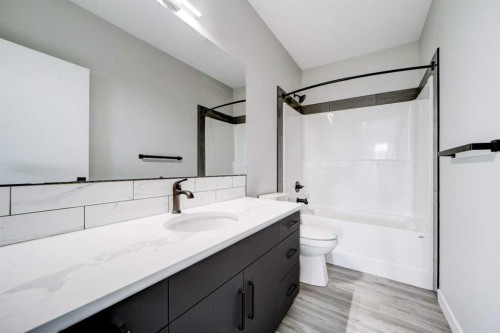 413 Rivergrove Chase West, Lethbridge, AB - Indoor Photo Showing Bathroom