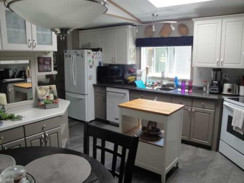 2916 33A Avenue South, Lethbridge, AB 