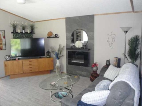 2916 33A Avenue South, Lethbridge, AB 