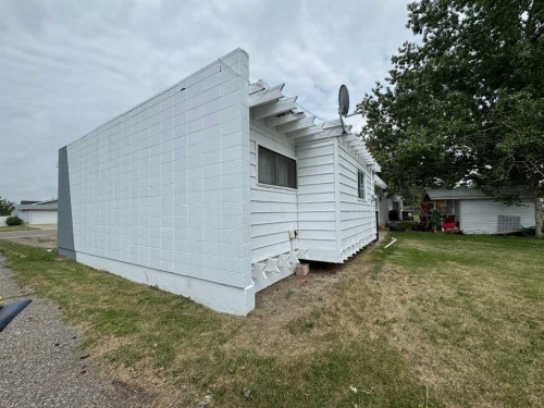 227 53 Avenue East, Claresholm, AB - Outdoor