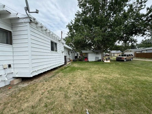 227 53 Avenue East, Claresholm, AB - Outdoor