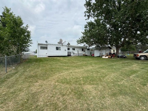 227 53 Avenue East, Claresholm, AB - Outdoor