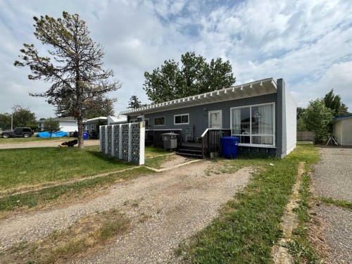 227 53 Avenue East, Claresholm, AB - Outdoor