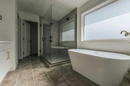 1664 Sixmile View South, Lethbridge, AB - Indoor Photo Showing Bathroom