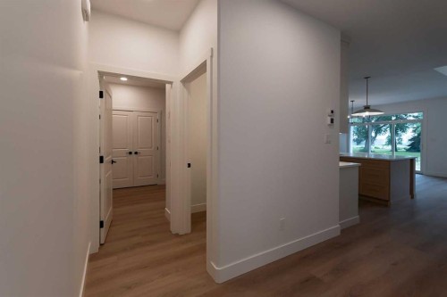 1664 Sixmile View South, Lethbridge, AB - Indoor Photo Showing Other Room