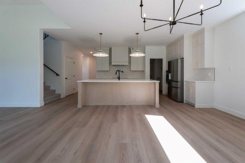 1664 Sixmile View South, Lethbridge, AB - Indoor Photo Showing Kitchen