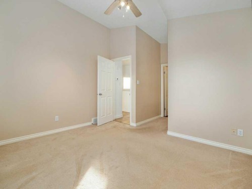 468 Heritage Boulevard West, Lethbridge, AB - Indoor Photo Showing Other Room