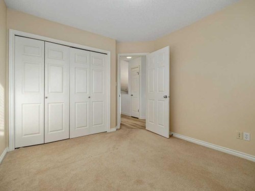 468 Heritage Boulevard West, Lethbridge, AB - Indoor Photo Showing Other Room