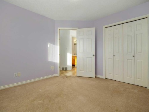 468 Heritage Boulevard West, Lethbridge, AB - Indoor Photo Showing Other Room