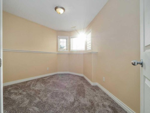 468 Heritage Boulevard West, Lethbridge, AB - Indoor Photo Showing Other Room