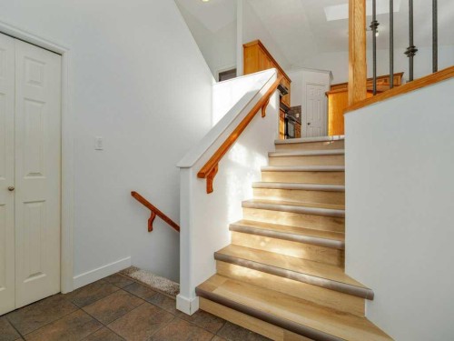 468 Heritage Boulevard West, Lethbridge, AB - Indoor Photo Showing Other Room