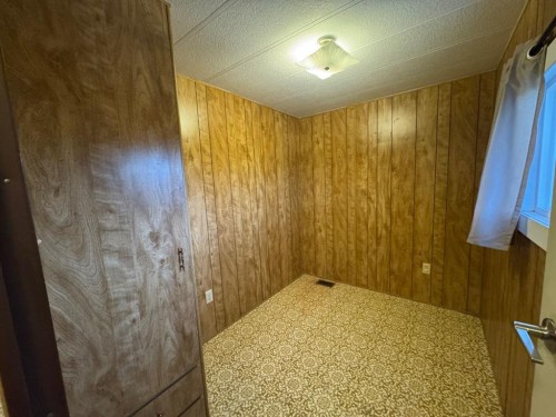 404 10 St, Fort Macleod, AB - Indoor Photo Showing Other Room