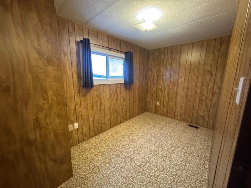 404 10 St, Fort Macleod, AB - Indoor Photo Showing Other Room