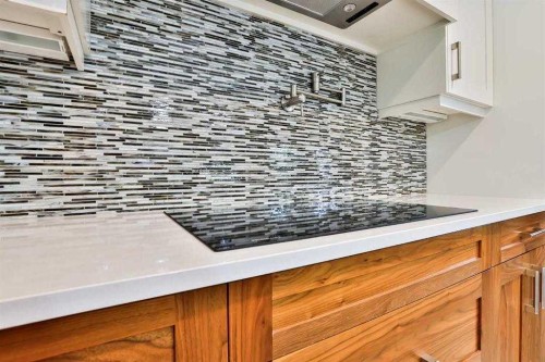 234 Mcmaster Boulevard West, Lethbridge, AB - Indoor