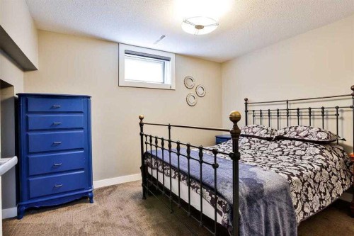 234 Mcmaster Boulevard West, Lethbridge, AB - Indoor Photo Showing Bedroom