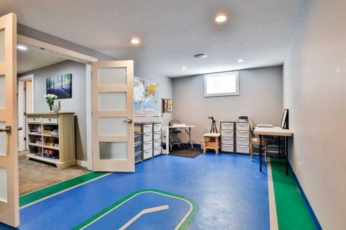 234 Mcmaster Boulevard West, Lethbridge, AB - Indoor