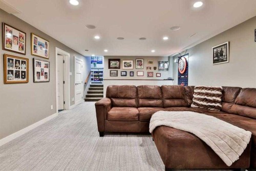234 Mcmaster Boulevard West, Lethbridge, AB - Indoor Photo Showing Living Room