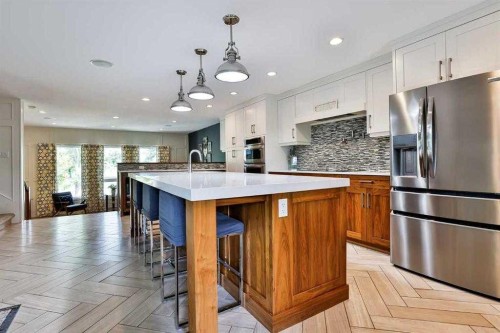 234 Mcmaster Boulevard West, Lethbridge, AB - Indoor Photo Showing Kitchen With Upgraded Kitchen