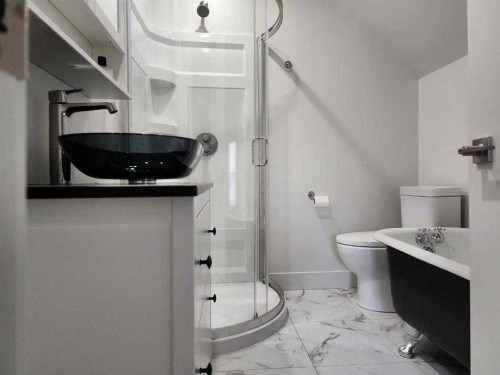 308 7A Avenue South, Lethbridge, AB - Indoor Photo Showing Bathroom