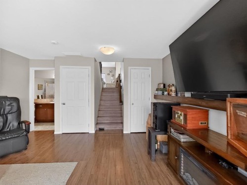 645 Silkstone Point West, Lethbridge, AB - Indoor