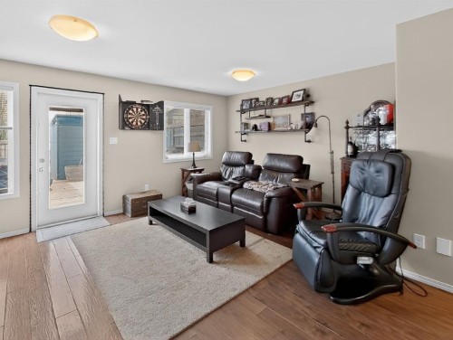 645 Silkstone Point West, Lethbridge, AB - Indoor Photo Showing Living Room