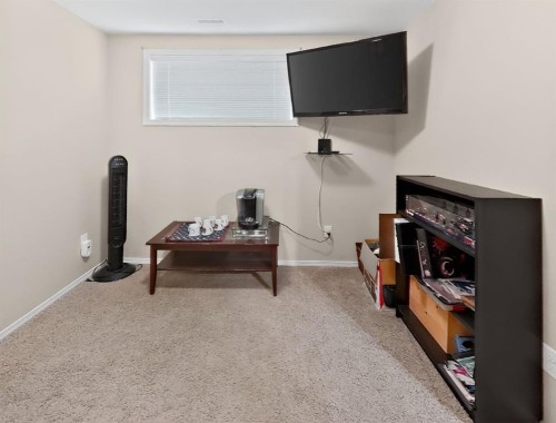 645 Silkstone Point West, Lethbridge, AB - Indoor