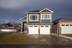 623 Sixmile Crescent SOUTH Lethbridge, AB T1K 5W8