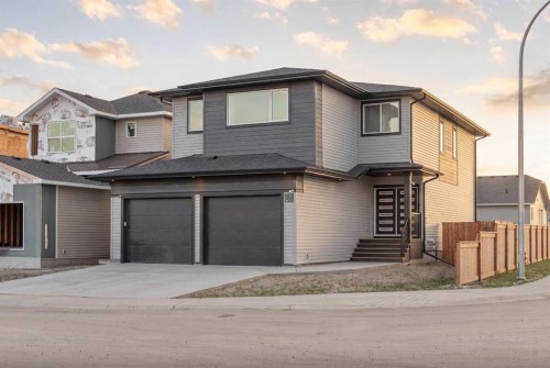 282 Caribou Way NORTH Lethbridge, AB T1H 7J7