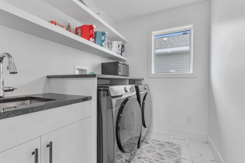282 Caribou Way North, Lethbridge, AB 