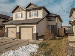 757 Silkstone Close WEST Lethbridge, AB T1J 4B9