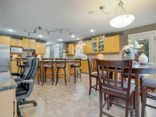 145 Canyon Close West, Lethbridge, AB - Indoor Photo Showing Dining Room